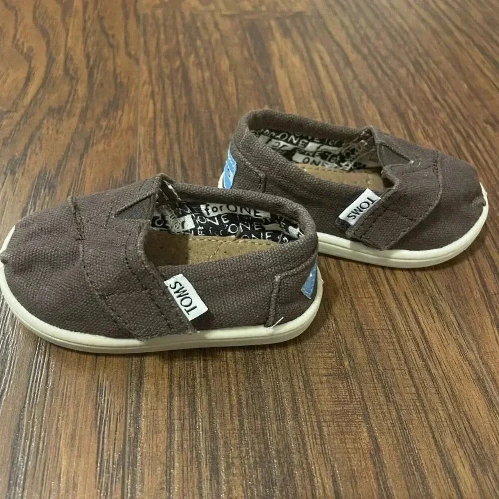 Classic Tom's Brown Slip On, Size 4T, Unisex